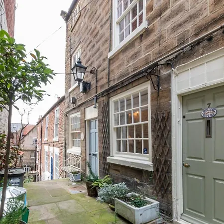 3 Bed In Oc-w454 * Whitby